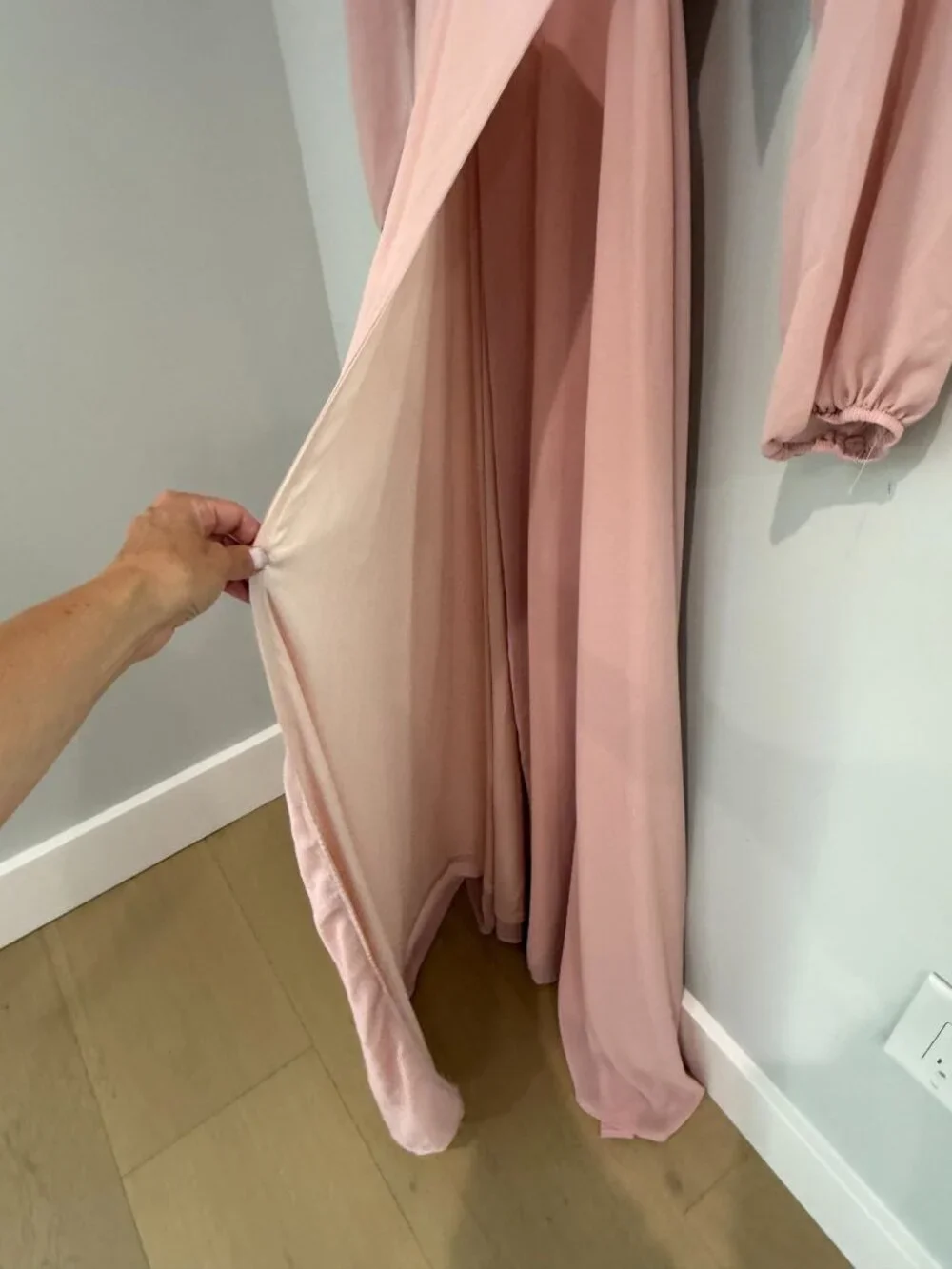 NWT Tobi Blush Pink Deep V-Neck Long Sleeve Maxi Dress - Size XS
